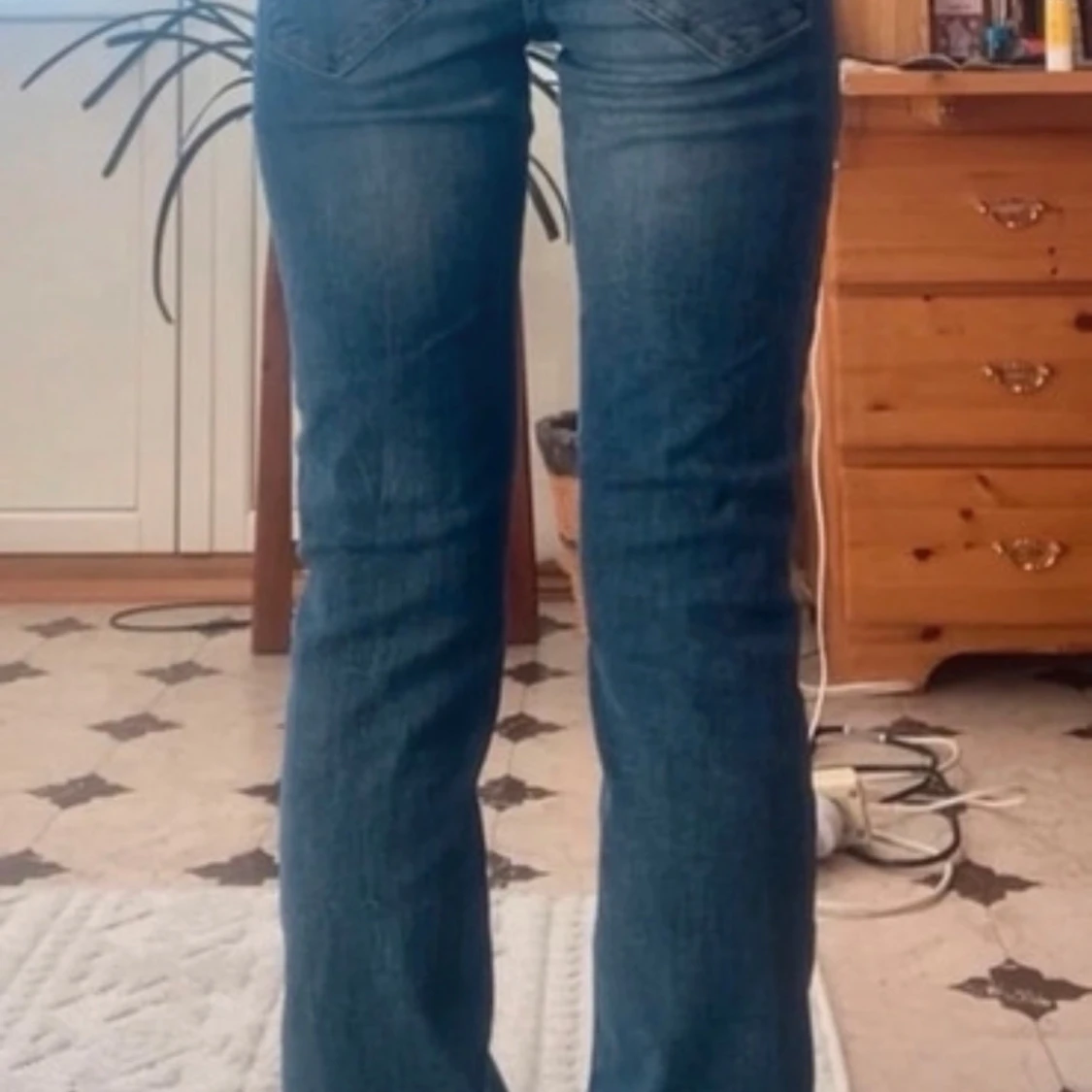 Blå bootcut jeans med låg midja - 2