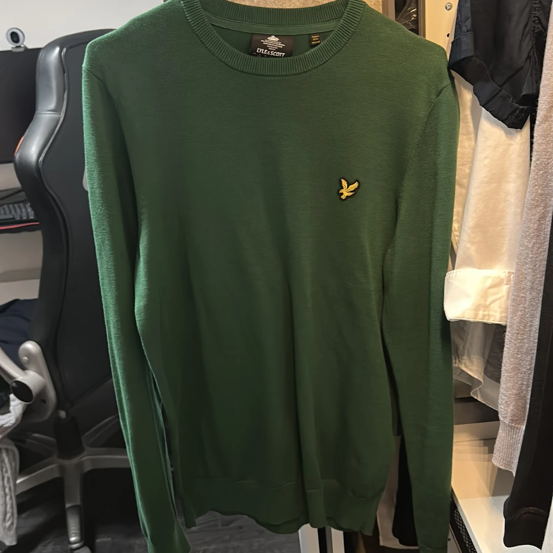 Grön stickad tröja från Lyle & Scott