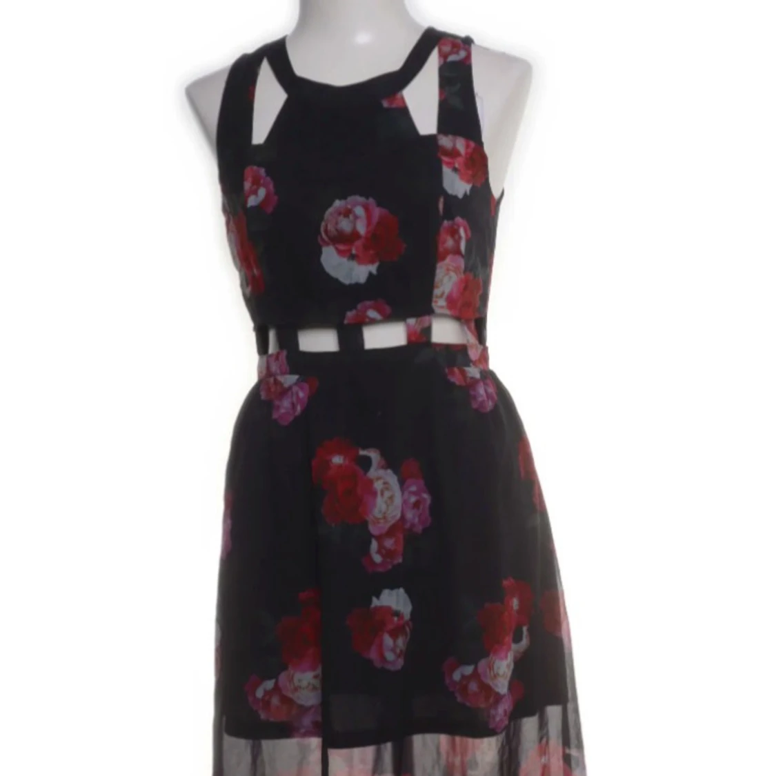 Svart långklänning med blommigt mönster  - 1