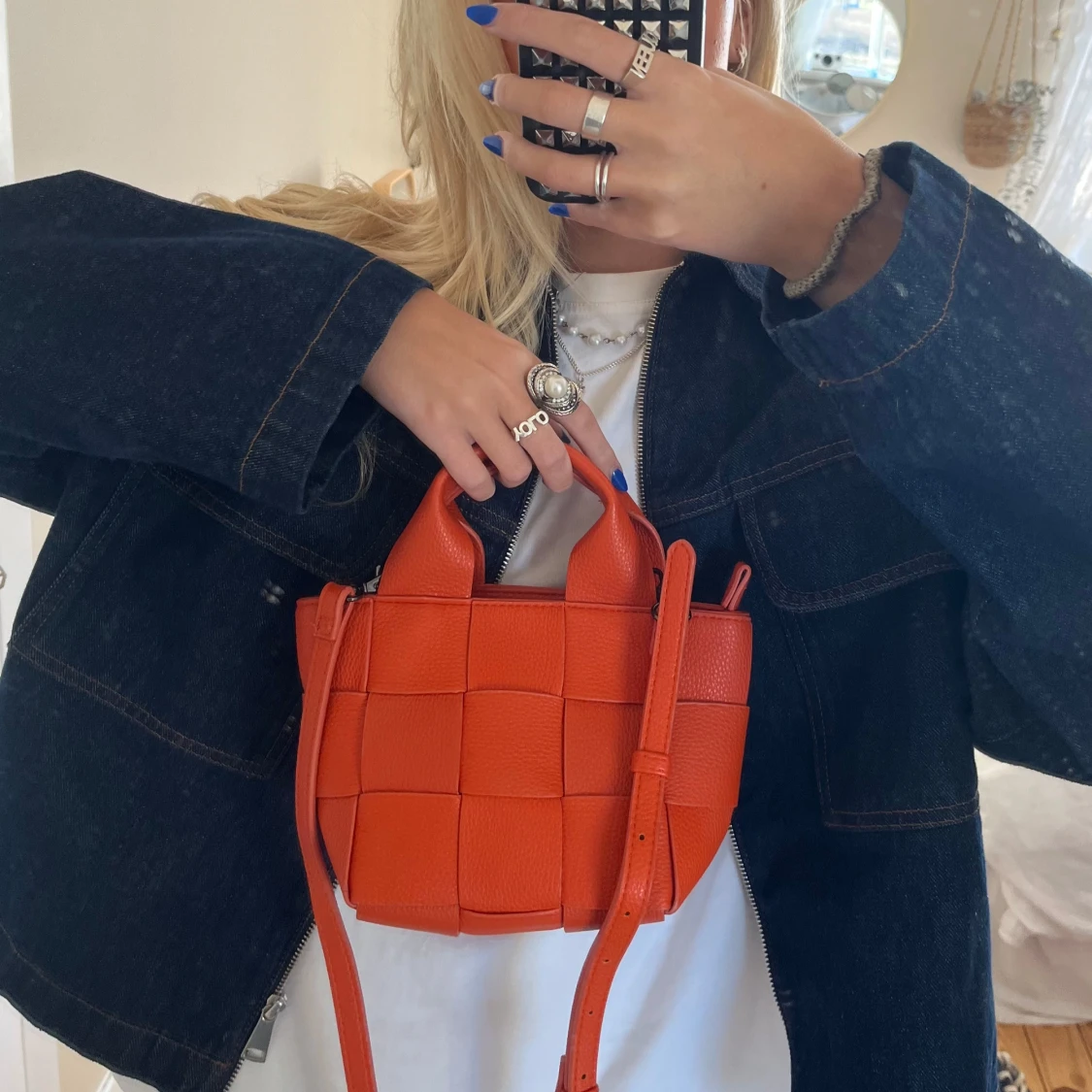 Orange flätad handväska  - 3