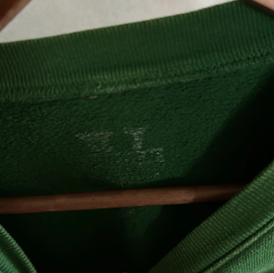 Grön sweatshirt med neongrönt tryck från VLONE - 2