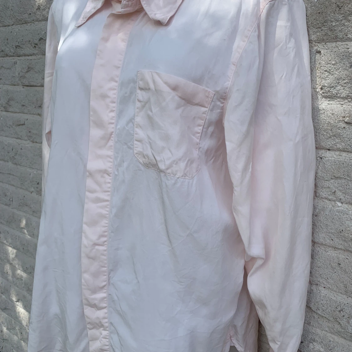 Ljusrosa skjorta med bröstficka - 1