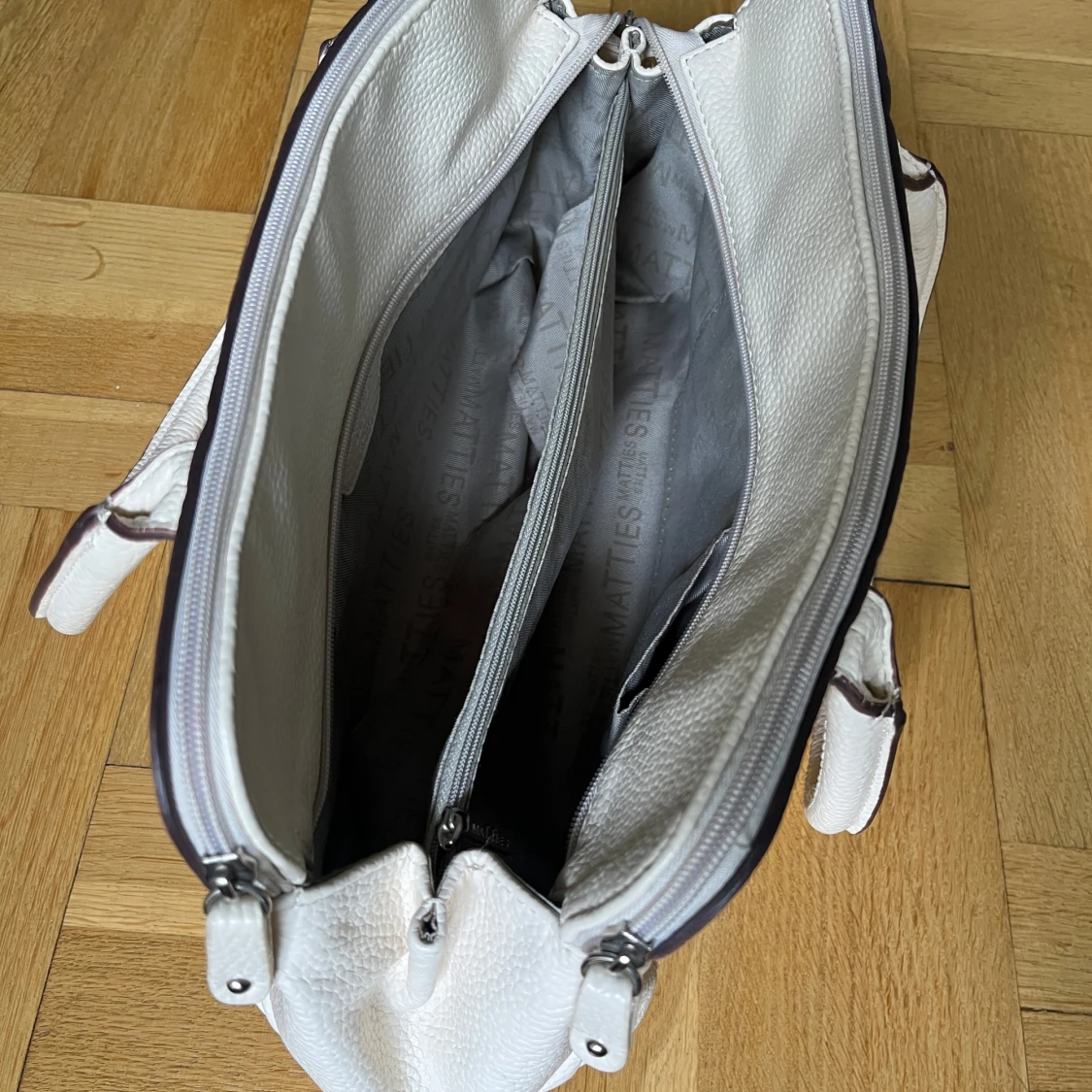 Vit handväska i skinn från Matties - 2