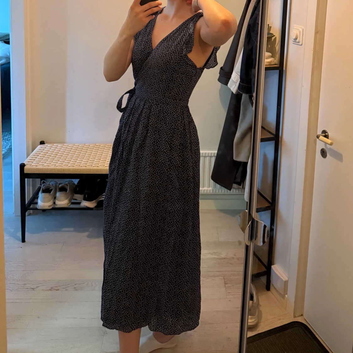 Blommig omlottklänning & Other Stories - 3