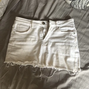Vit jeanskjol  - Vit minni jeans kjol