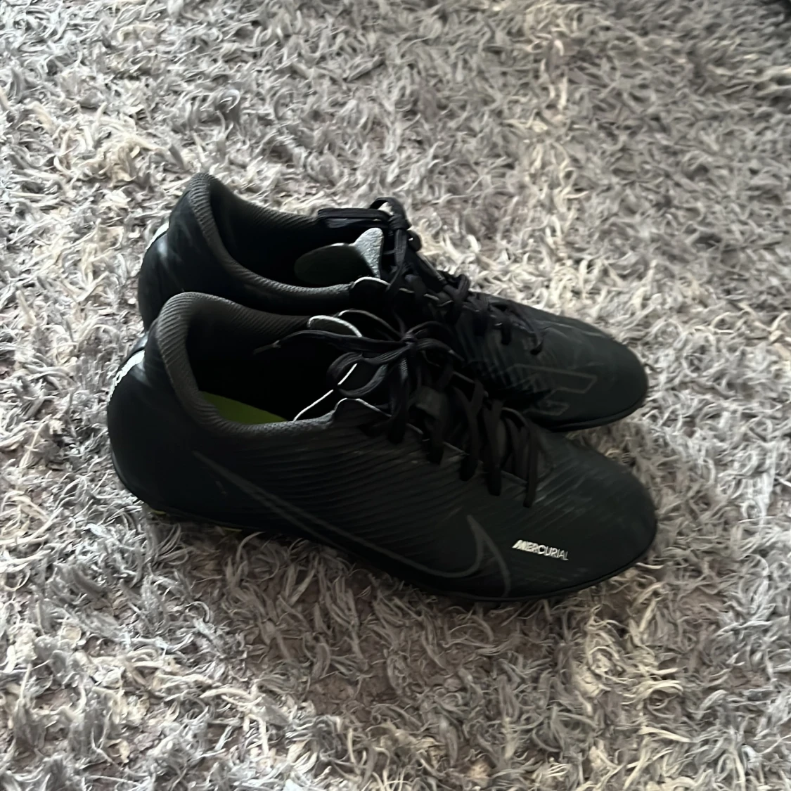 Svarta fotbollsskor från Nike - 2