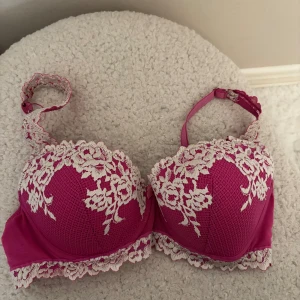 Rosa intimissimi bh - Slutsåld jättesnygg bh från intimissimi 