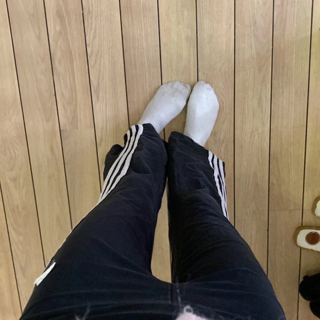 Svarta träningsbyxor från Adidas - 1