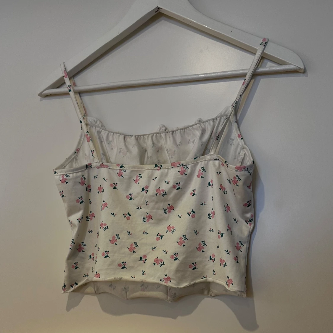 Blommig vit linnetopp - 1