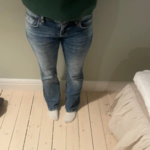 Ltb jeans - Ltb jeans i modellen valerie, alltså den populära ! Helt slutsålda! Strl 25/32