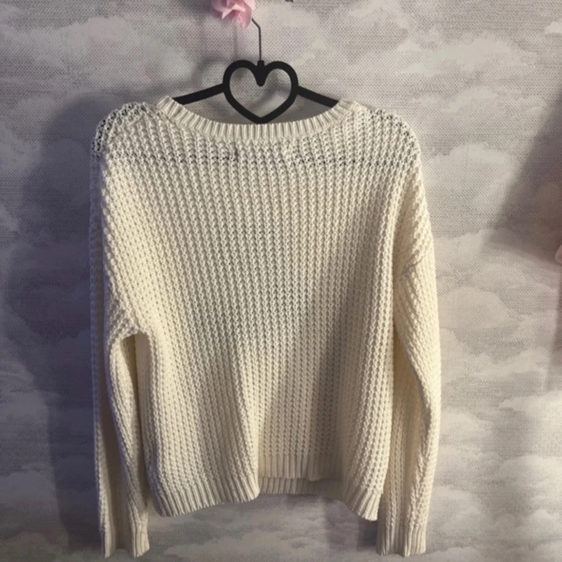 Vit stickad tröja med tryck - 2
