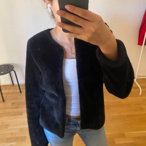 Svart vårjacka  - Kommer ej till användning