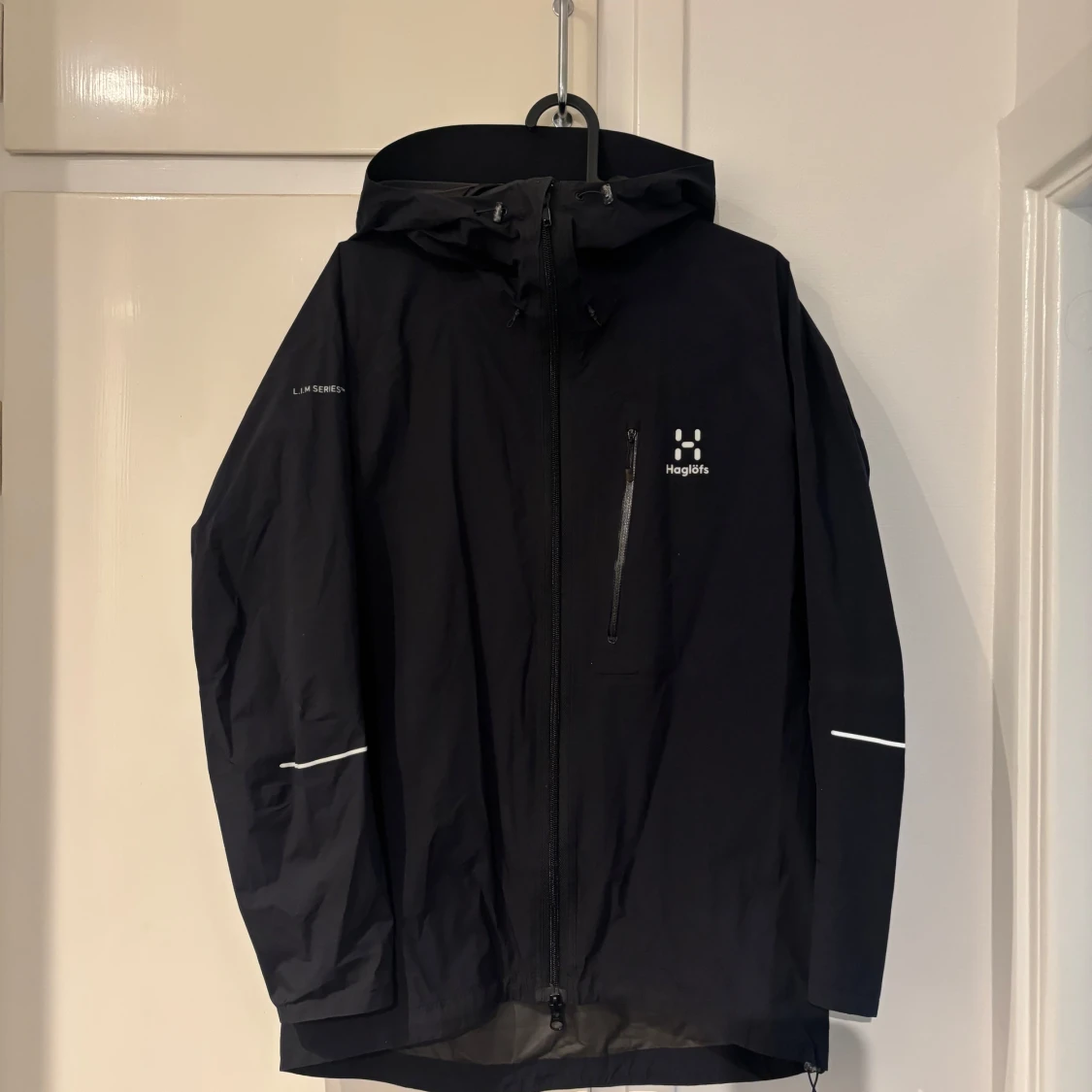 Svart Haglöfs jacka - 1