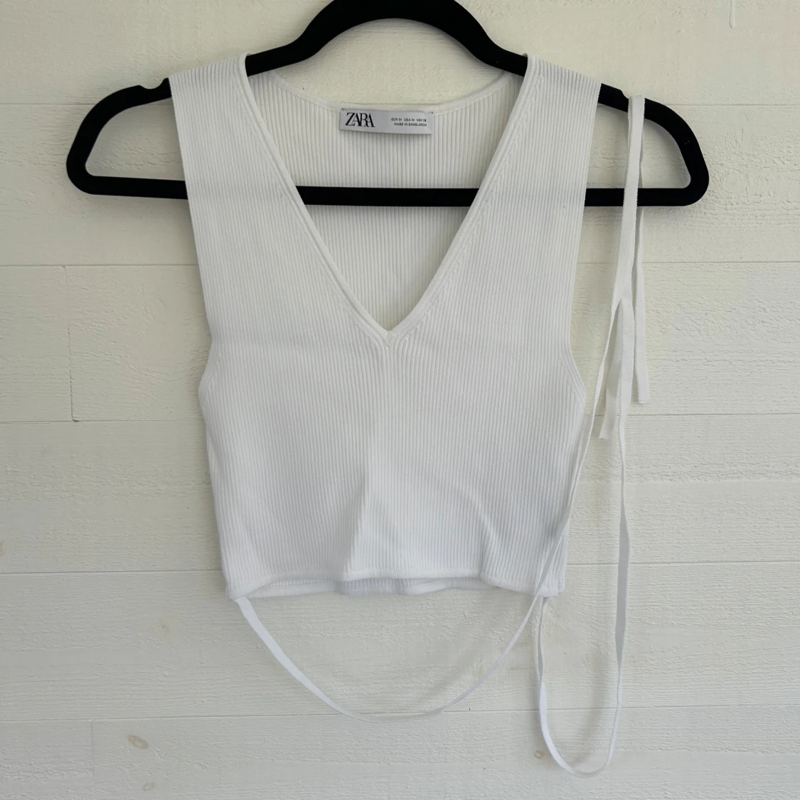 Vit ribbad croppad topp från Zara