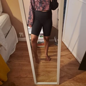 Mönstrad långärmad blus - Normal i storleken 