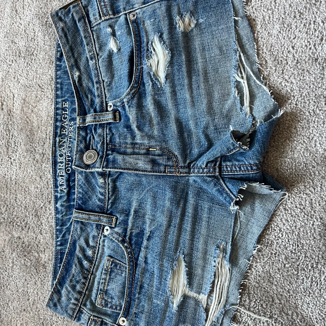 Lågmidjade jeansshorts - 2