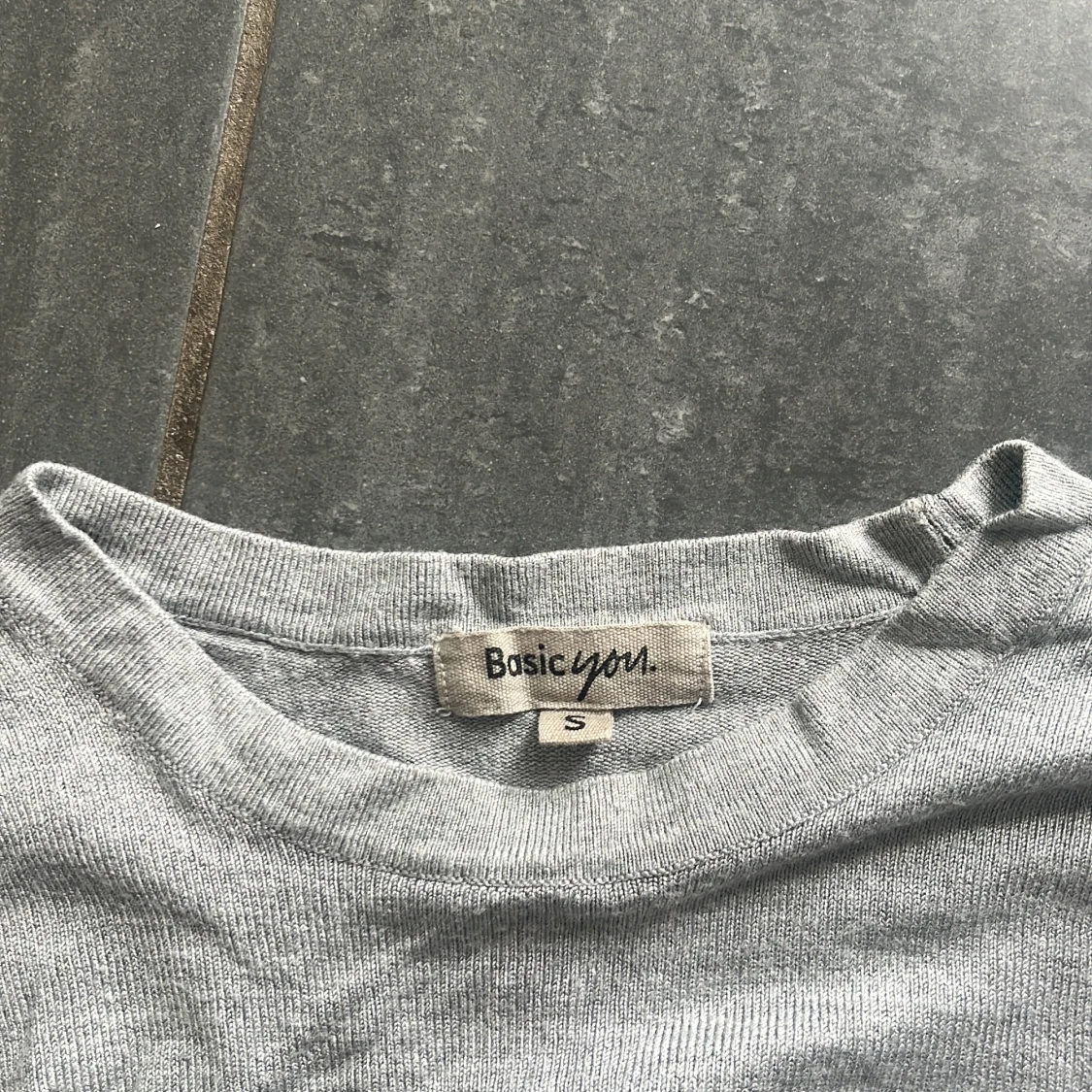 Ljusgrå basic tröja från Basic You - 2