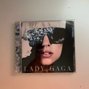 Lady Gaga The Fame cd - Spelad en gång, annars i nytt skick! Kan sänka pris vid snabb affär💕