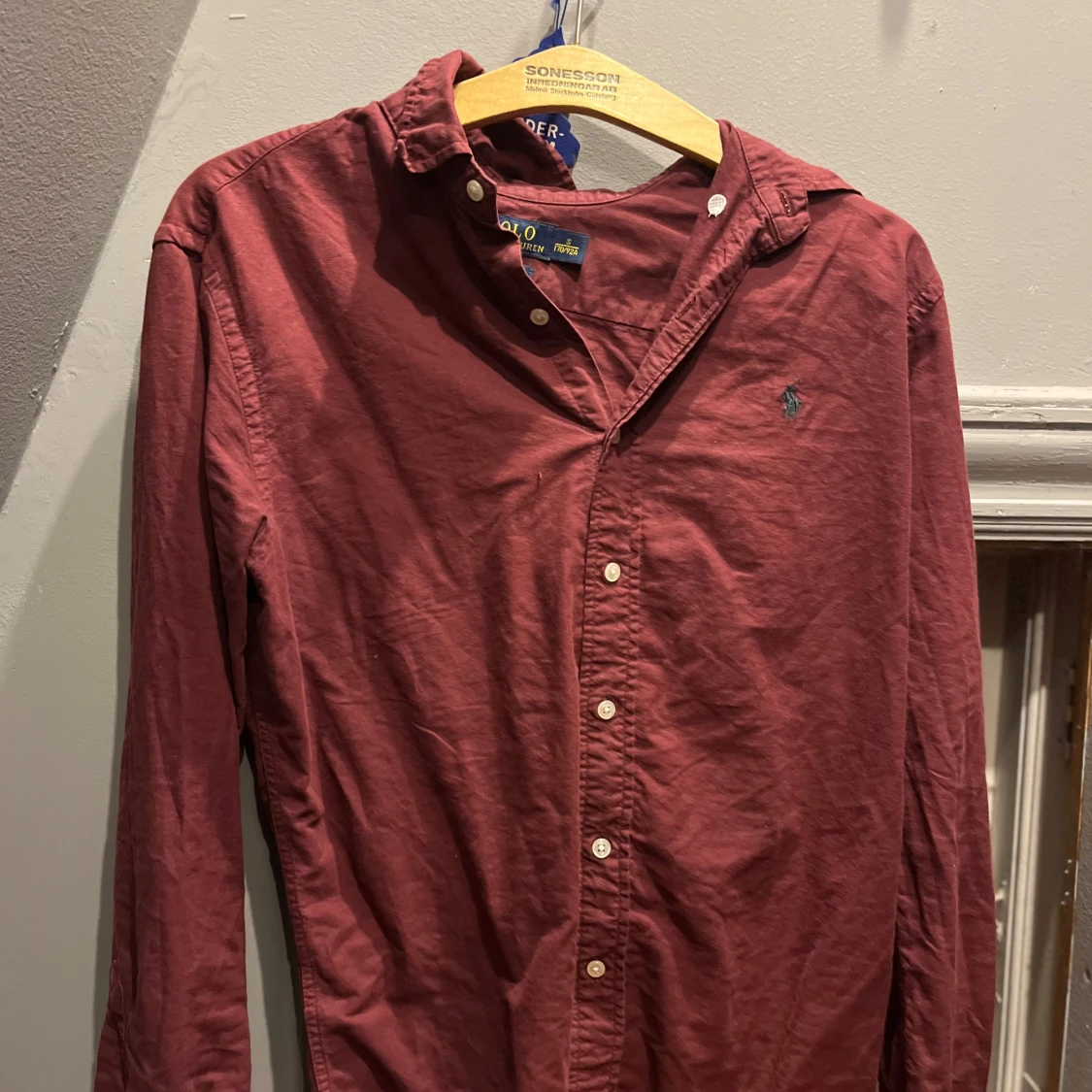 Vinröd skjorta från Polo Ralph Lauren