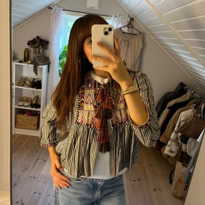 Söt Boho knyt blus - Knappt använd