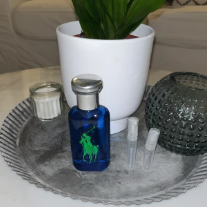 Ralph lauren big pony 1 edt - Säljer en Ralph lauren från pony kollektionen i olika storlekar. Pris 2ml=17kr, 3ml=24kr. Finns fler parfymer i min profil
