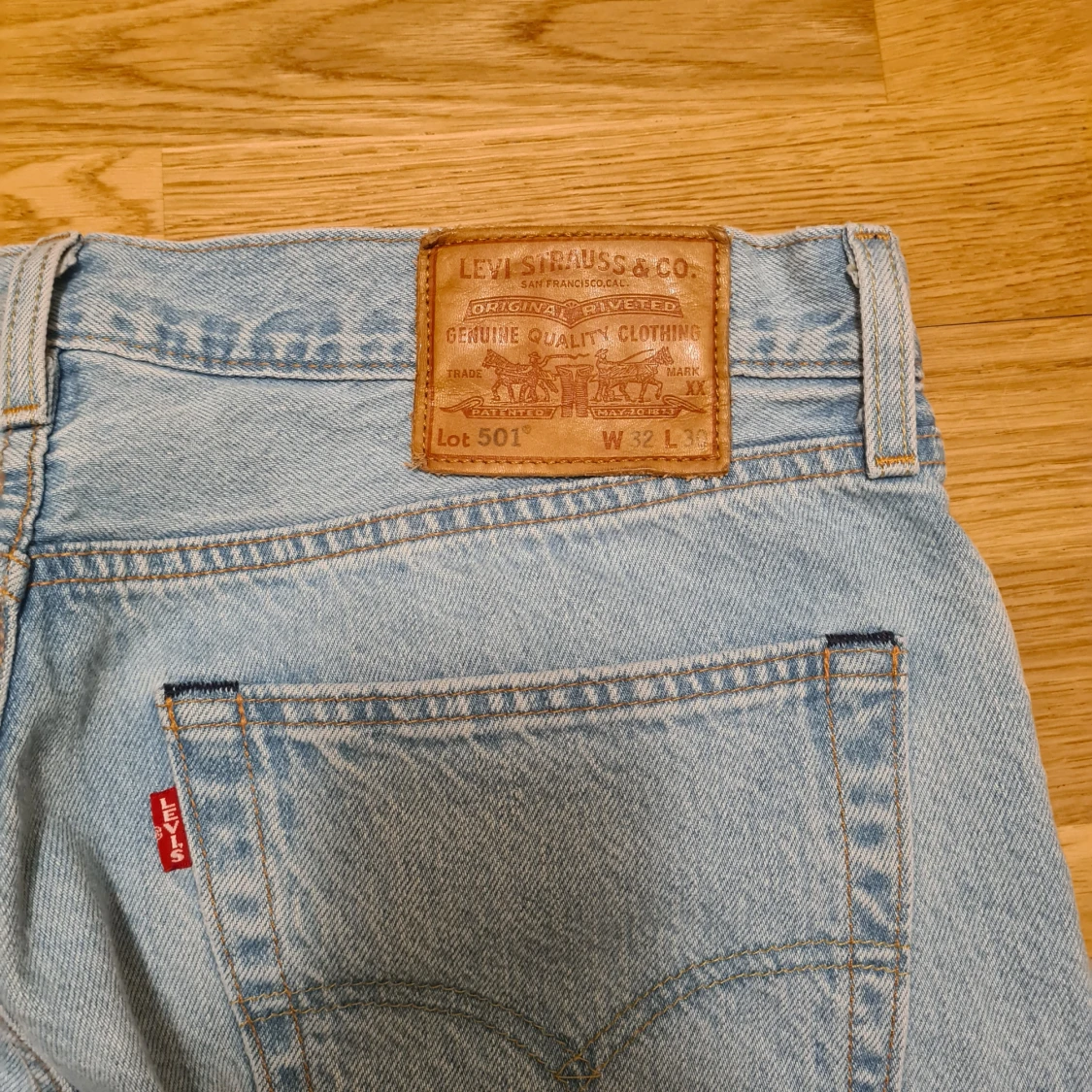 Levis 501 ljusblå jeans W32 L30 - 2