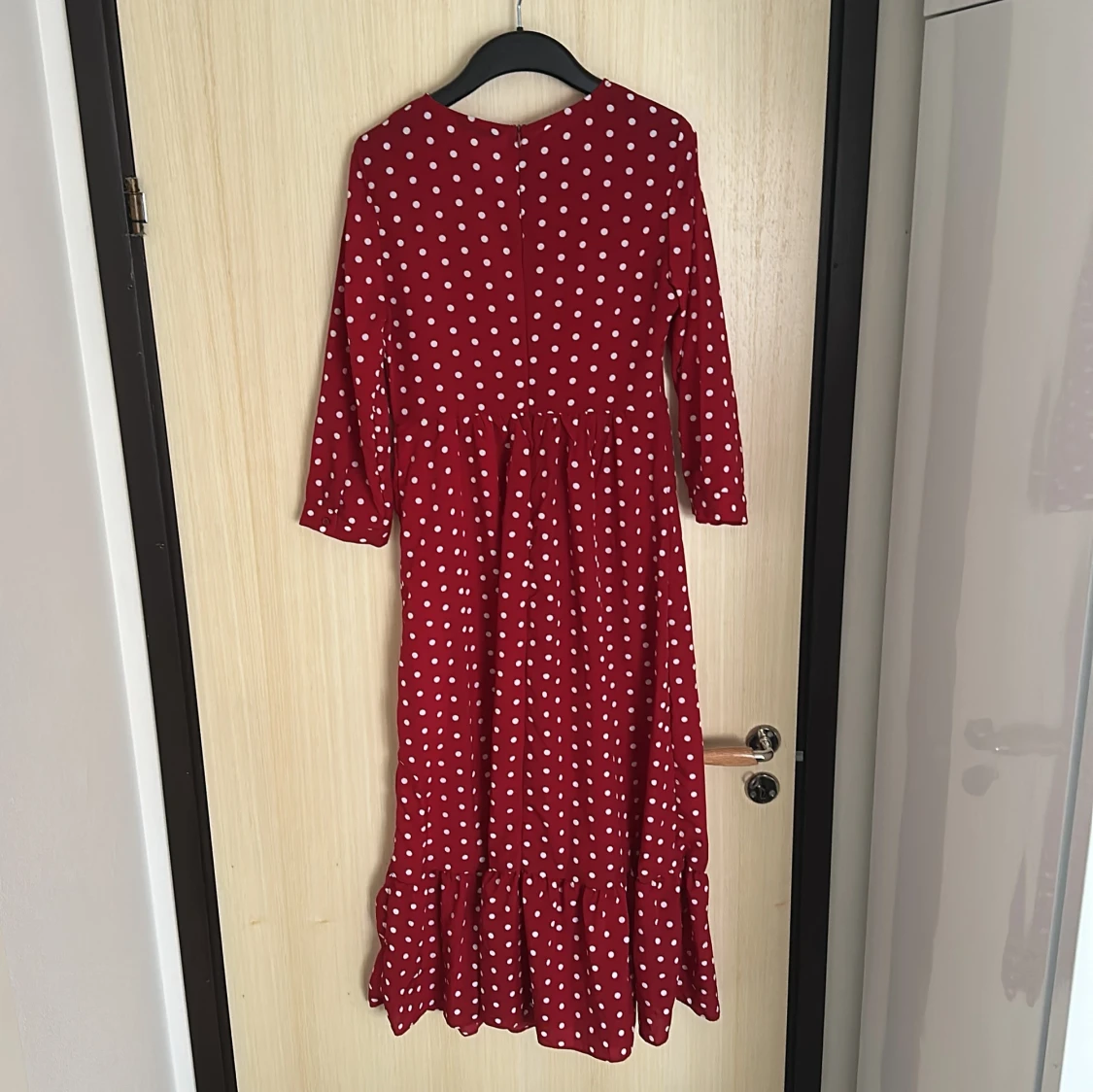 Röd prickig långklänning från SHEIN - 1