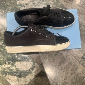 Lanvin cap toe - Ett par fina lanvins i uk5/40 all og ingår och skorna är i bra skick!