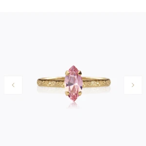 Petite Navette Ring / Light Rose - Ring från Caroline svedbom! Som ny och inga skador. Guld pläterad, nypris 400