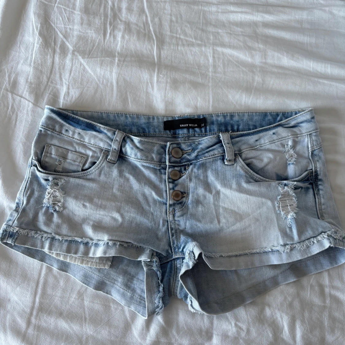 Lågmidjade jeansshorts 
