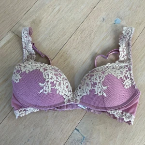 Gioia Intimissimi bh  - Såå fin bh från Intimissimi!! Den är i mycket bra skick💗
