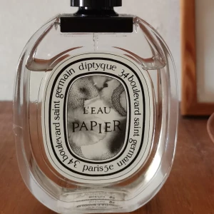 L'Eau Papier från Diptyque -  Diptyque L'Eau Papier. 100 ml från början, v.g se återstående mängd