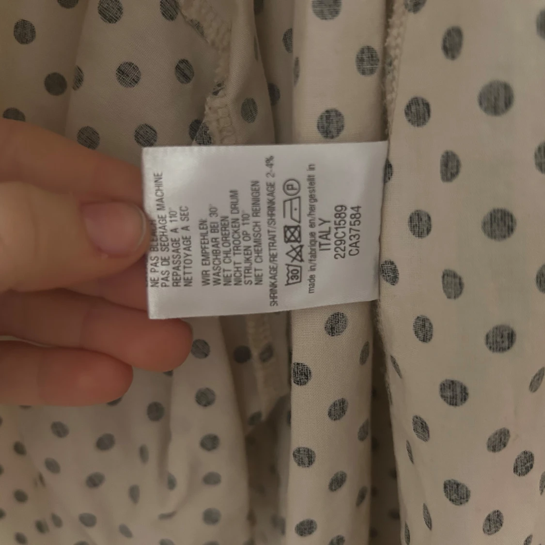 Prickig klänning - 3