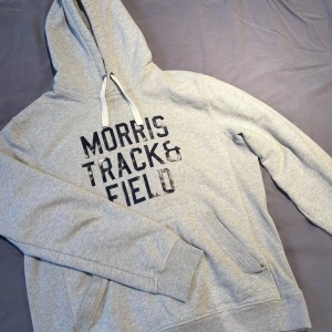 Morris hoodie - Det hoodie från märket Morris. Storlek L, bra skick. Hör av er vid eventuella frågor!!