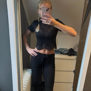 Topp - Svart spetstopp i nyskick från Zara!🖤