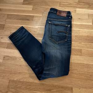 Säljer nu ett par feta diesel Jeans Slim fit i storlek W30 L32. Finns tecken på användning. Skriv i dm vid frågor eller funderingar! 