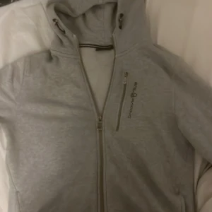 Sail racing zip hoodie - Sail racing hoodie grå  Använt men bra skick