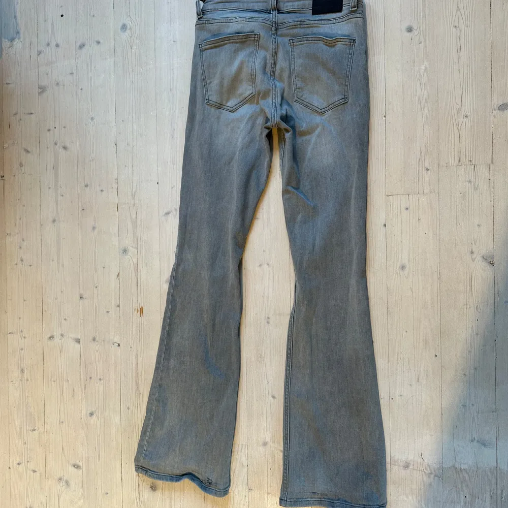 Helt nya oanvända Lågmidjade bootcut jeans från lager 157. Strl S💖💖💖. Jeans & Byxor.