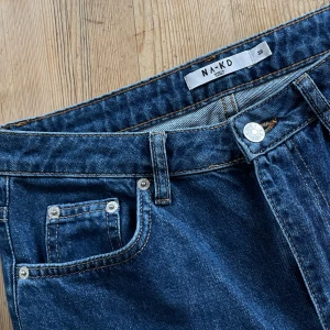 Jeans - Blåa jeans med rak passform. Jag är 175 cm lång för referens.