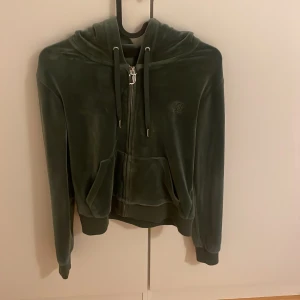 Juicy Couture - Juicy kofta mörk grön🫶🏼