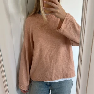 Stickad tröja - Jättesnygg, superbra skick!😊😊