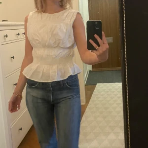 Topp - Supersöt topp, fint skick stl XS men passar även mig som har S🥰