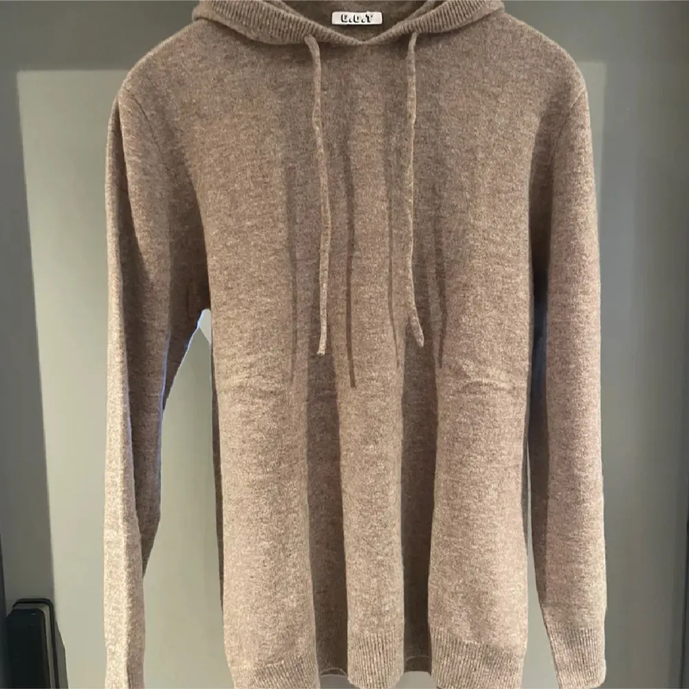 Storlek M beige. Hoodies.