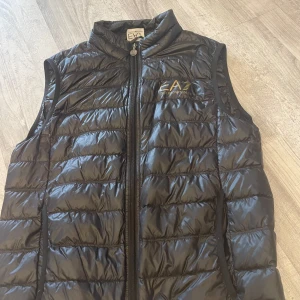 Ny Armani väst äkta - Inköpt för 973 från Zalando  