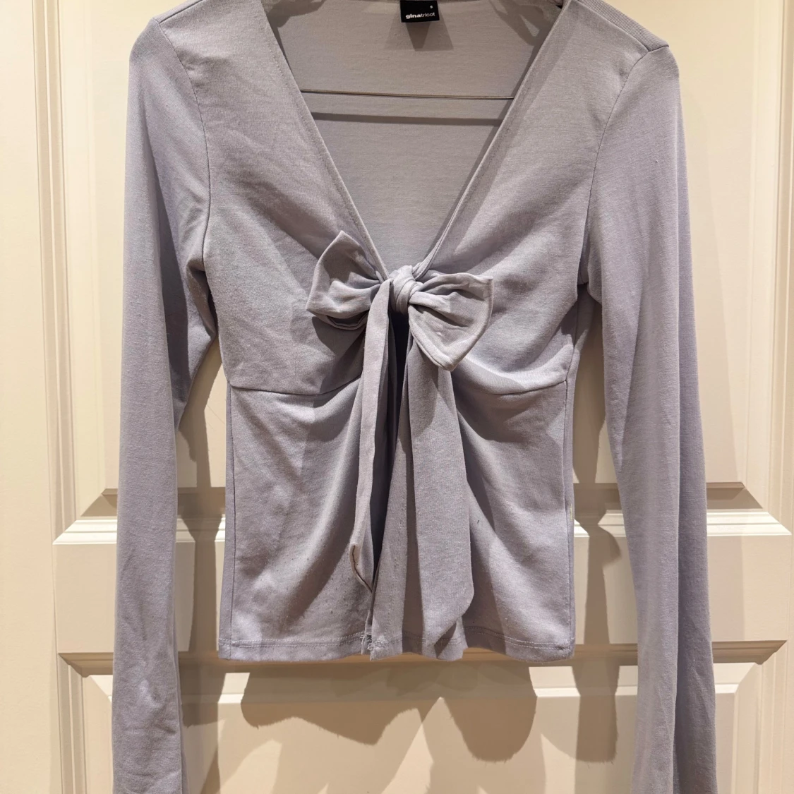 Tie top ifrån Gina tricot