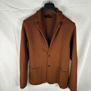 Altea cardigan - Altea cardigan, storlek M, skick 8/10, pris 1099kr. Hör av er vid frågor eller funderingar.