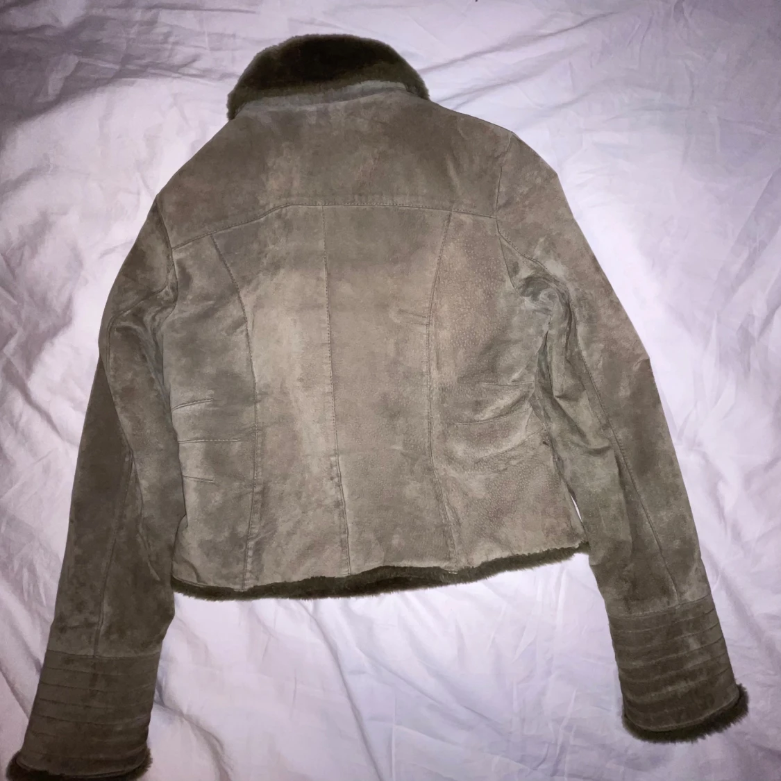 Beige mockajacka med pälsdetaljer - 92