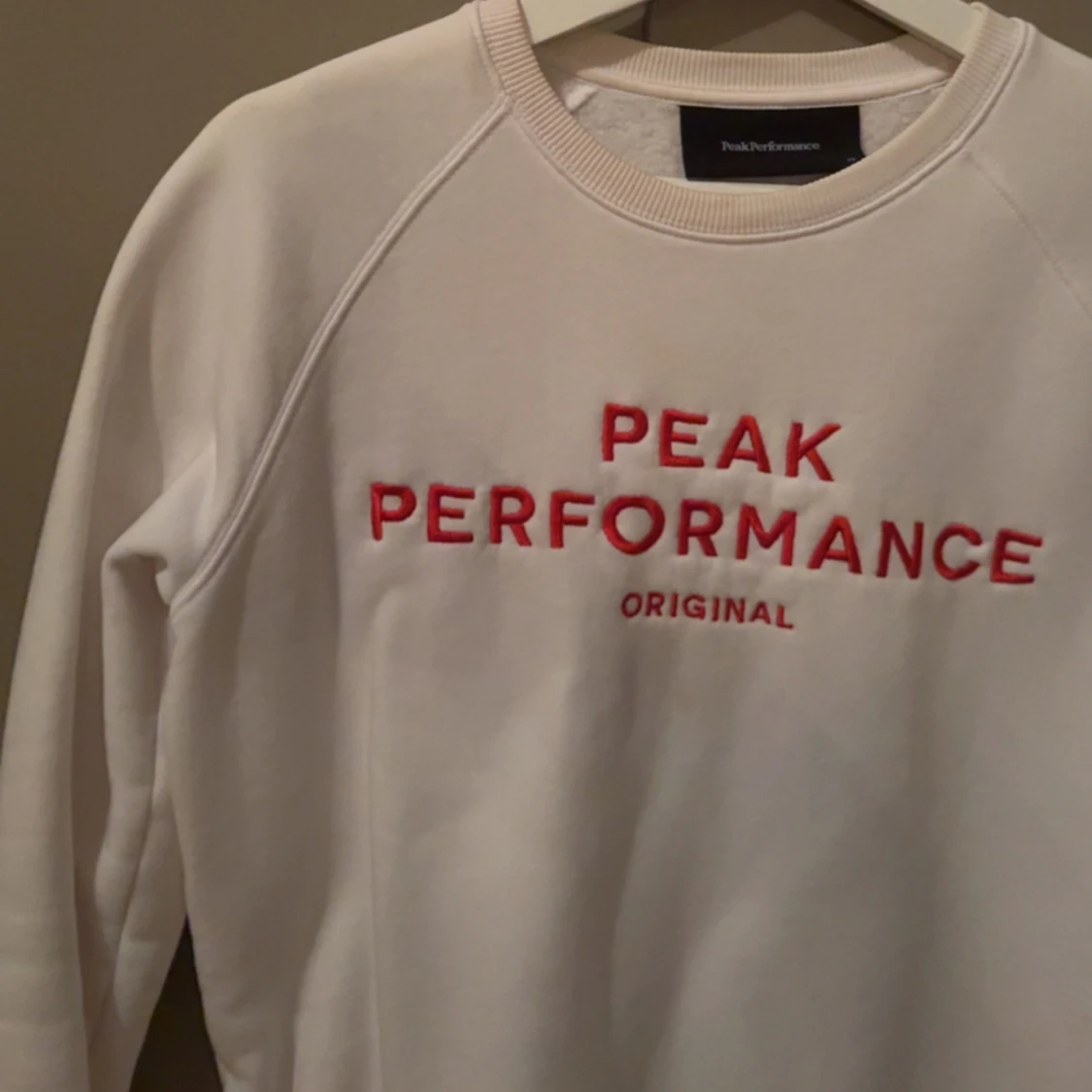Vit tröja från Peak Performance