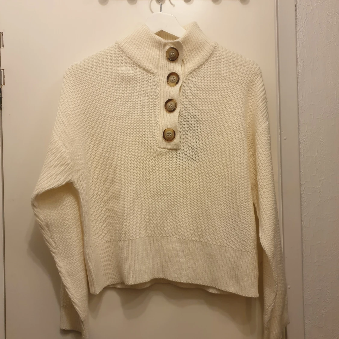 Vit stickad tröja från Brave Soul - 90