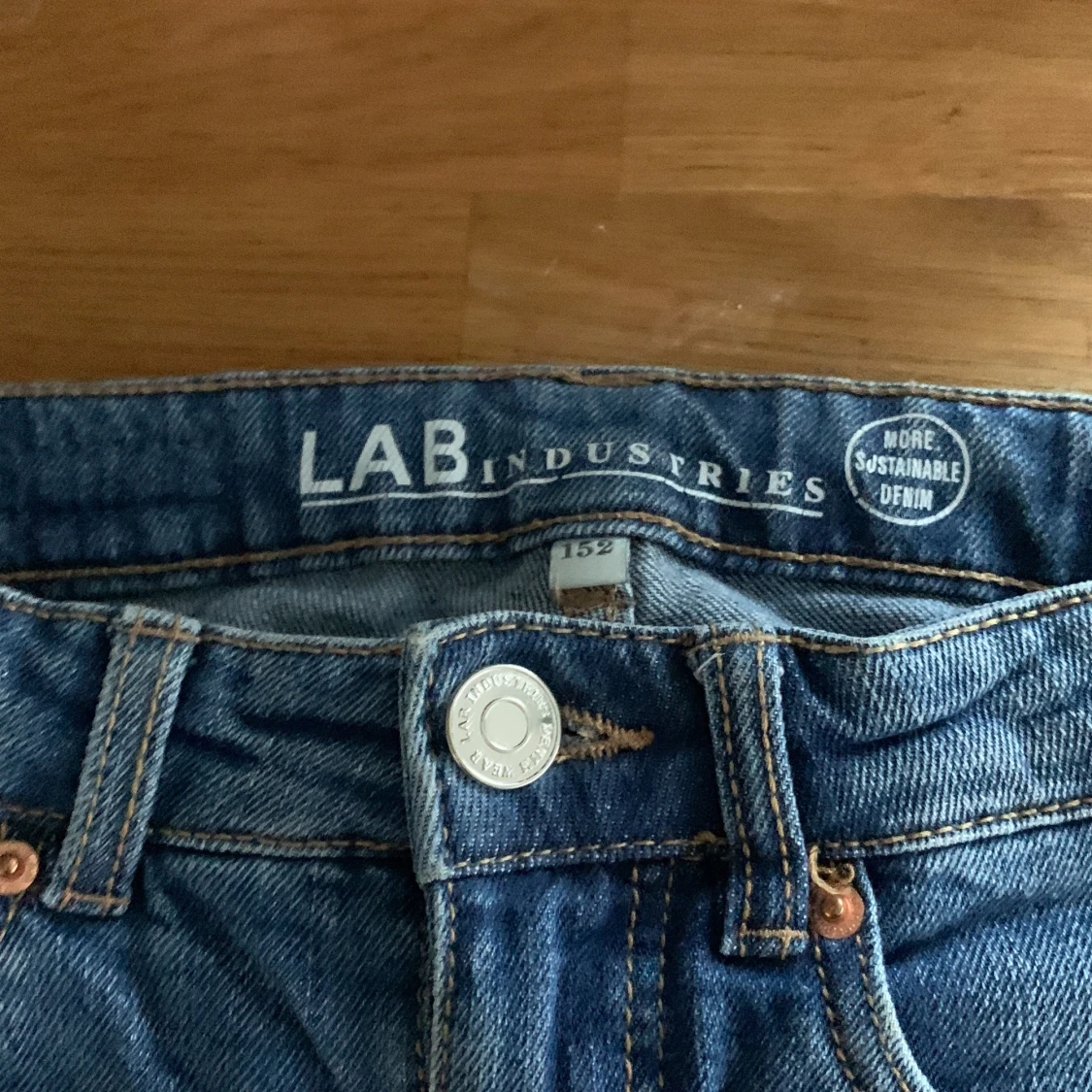 Mörkblå jeans från LAB Industries - 91